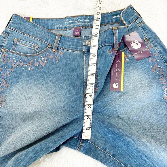 Gloria Vanderbilt Jean Shorts Embroidery Size 10P Petite NWT - Picture 8 of 10